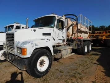 Main image Mack Undetermined