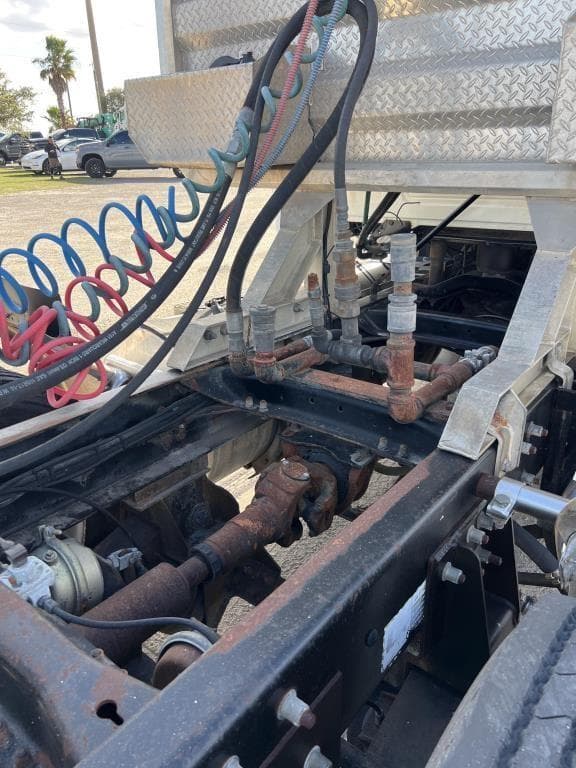 Image of Mack CH613 equipment image 4