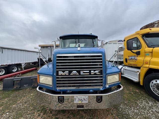 Image of Mack CH613 equipment image 2