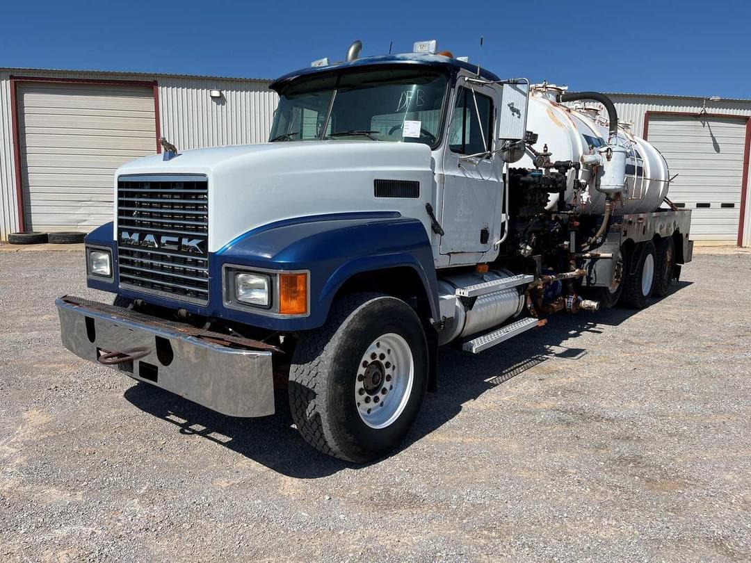 Image of Mack CH613 Primary image
