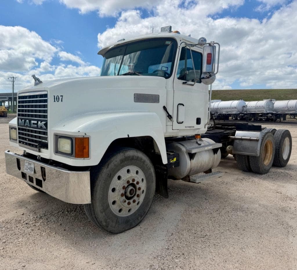 Image of Mack CH613 Primary image