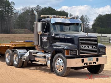 Main image Mack CH613