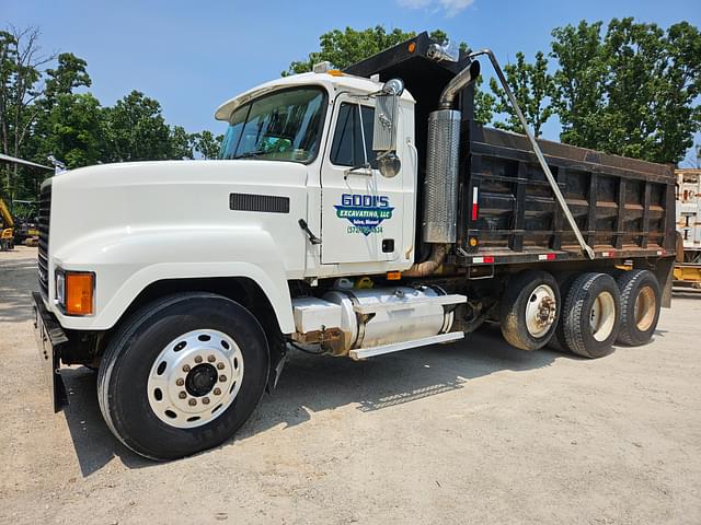 Image of Mack CH613 equipment image 3