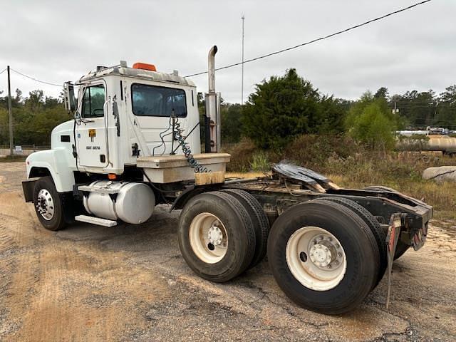 Image of Mack CH613 equipment image 1