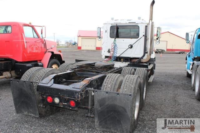 Image of Mack CH613 equipment image 2