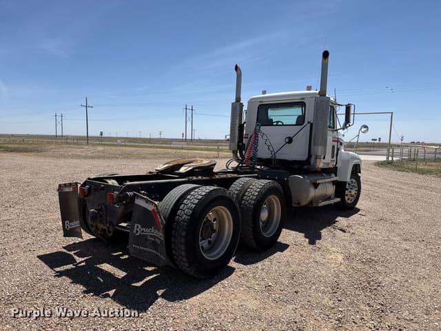 Image of Mack CH613 equipment image 4