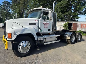 Main image Mack CH613