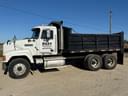 2001 Mack CH613 Image