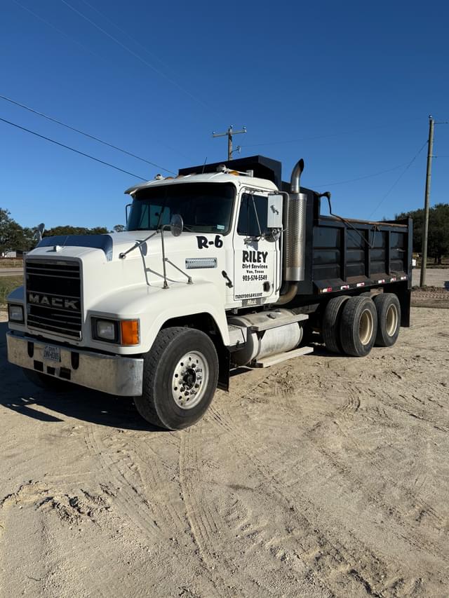 Image of Mack CH613 equipment image 1
