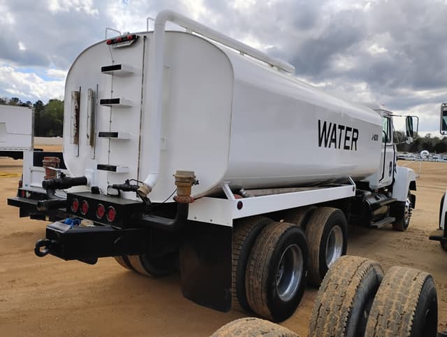 Image of Mack CH613 equipment image 3