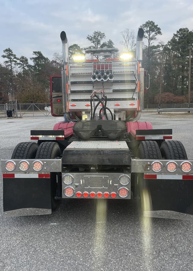 Image of Mack CHU613 equipment image 4