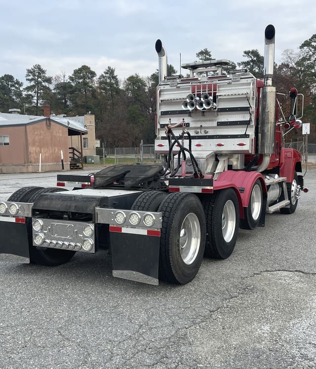 Image of Mack CHU613 equipment image 3