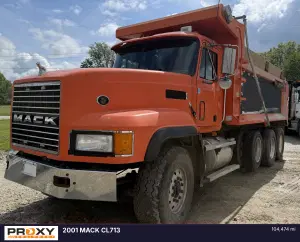 2001 Mack CL713 Image