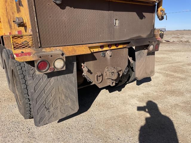 Image of Mack CL713 equipment image 4