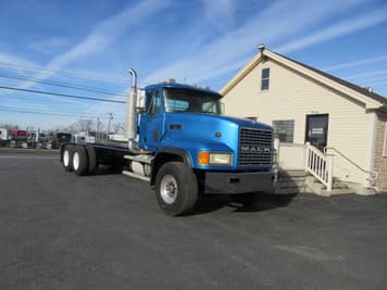 Main image Mack CL713