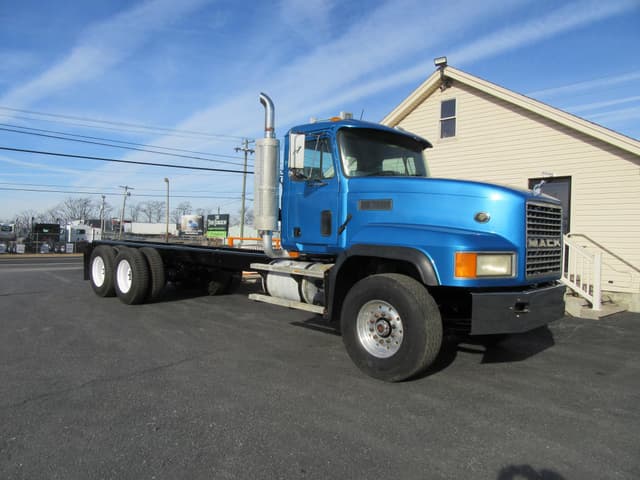 Image of Mack CL713 equipment image 1