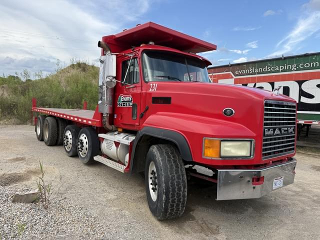 Image of Mack CL713 equipment image 4