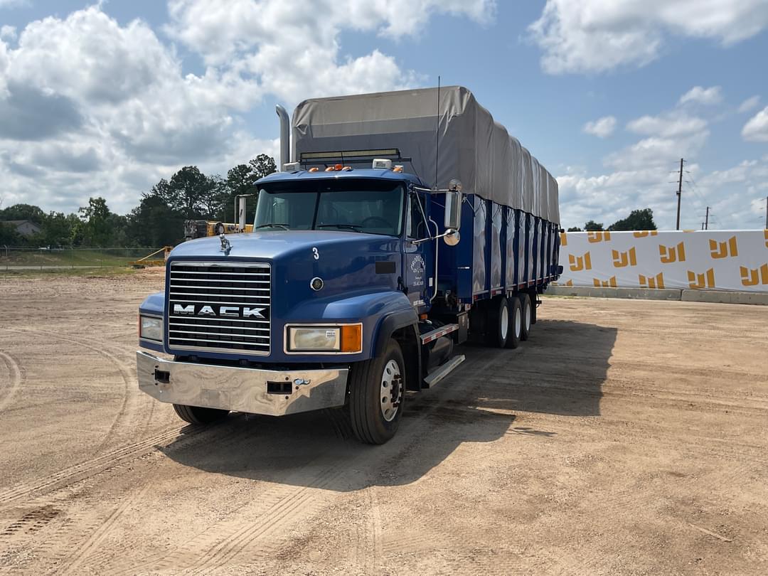 Image of Mack CL713 Primary image