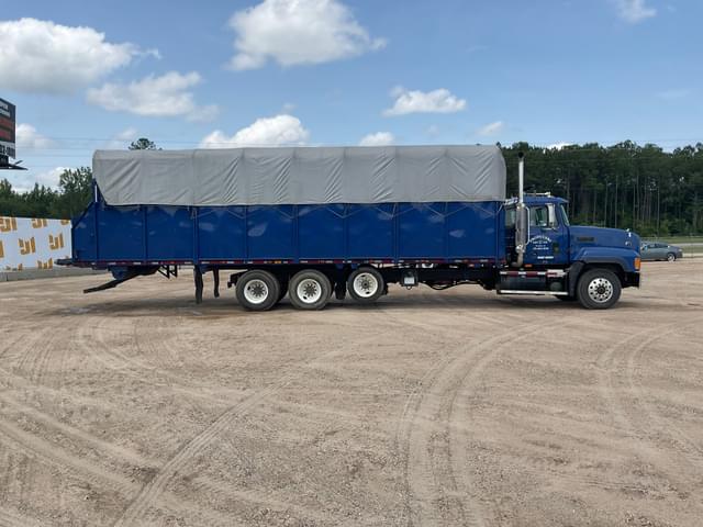 Image of Mack CL713 equipment image 3