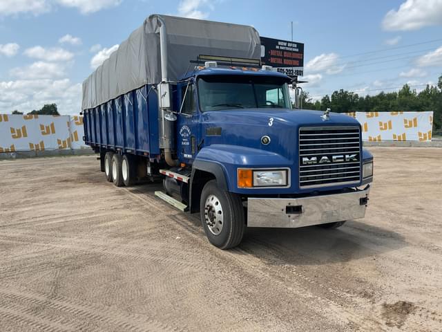 Image of Mack CL713 equipment image 2