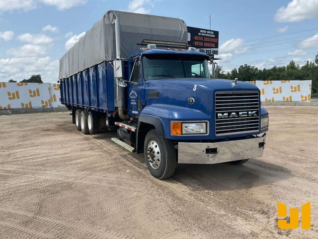 Image of Mack CL713 equipment image 2