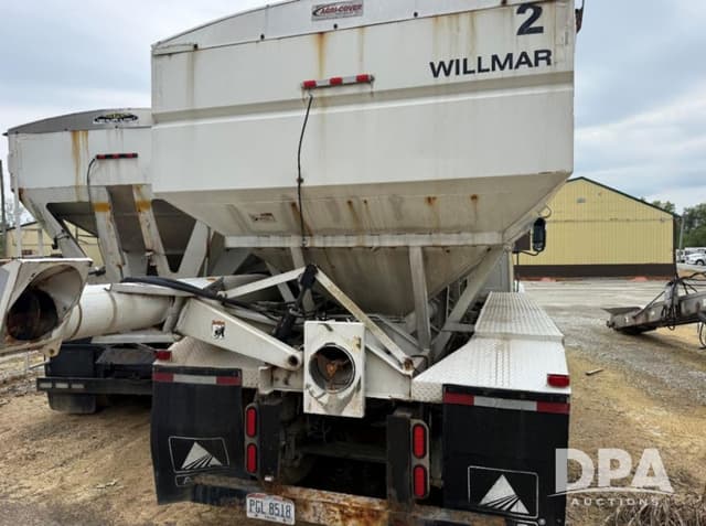 Image of Mack CX613 equipment image 3