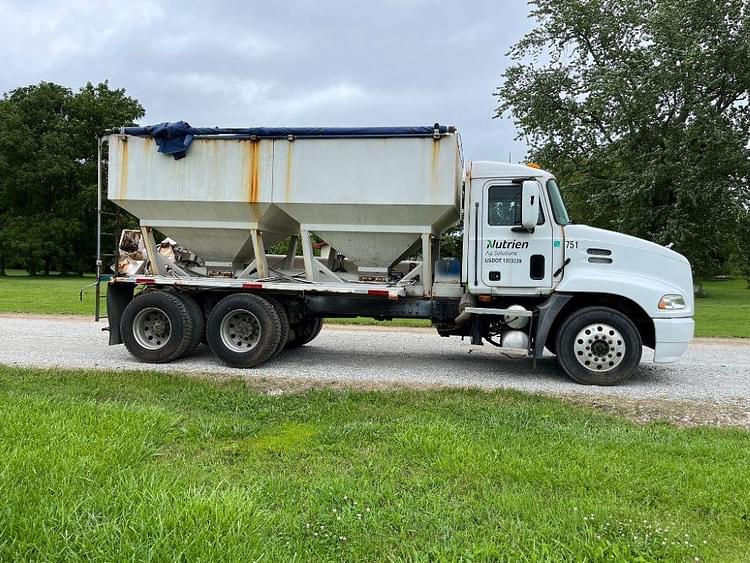 Main image Mack CX613 3