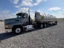 2001 Mack CH613 Image