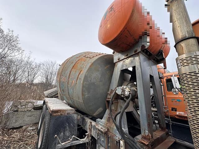 Image of Mack DM690SX equipment image 4