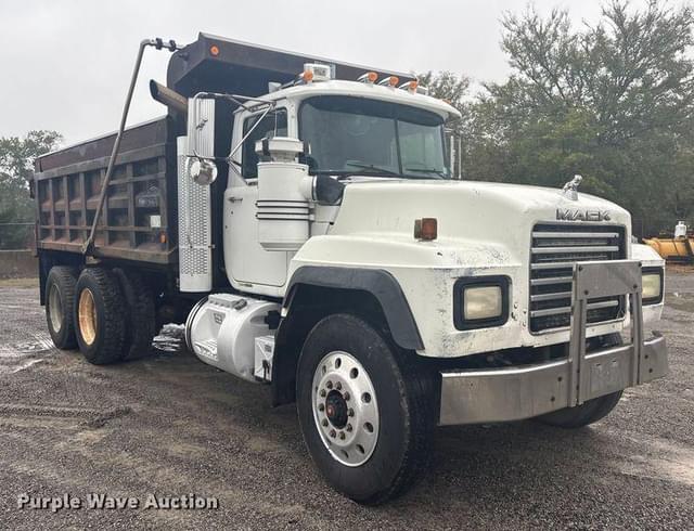 Image of Mack RD equipment image 2