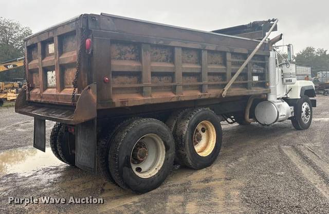 Image of Mack RD equipment image 4