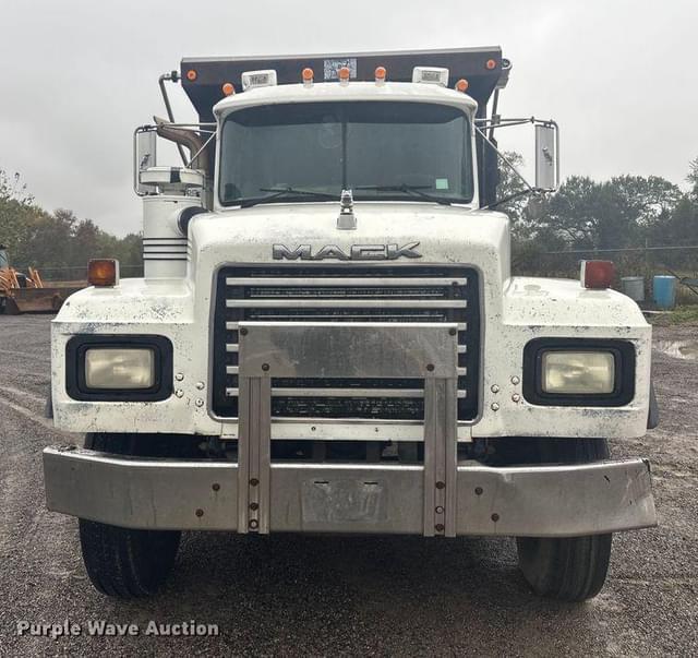 Image of Mack RD equipment image 1