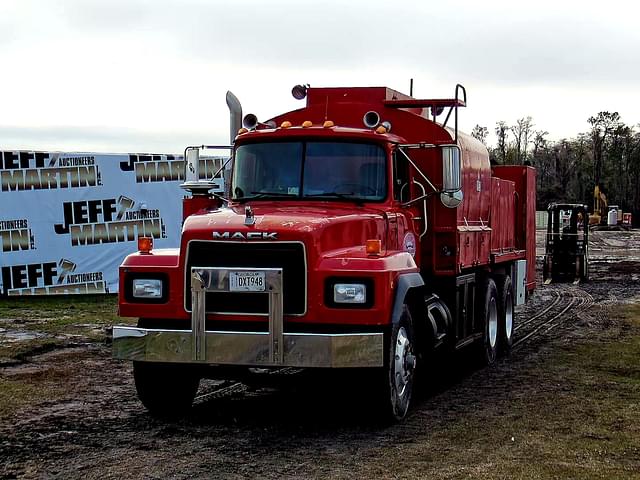 Image of Mack RD equipment image 1