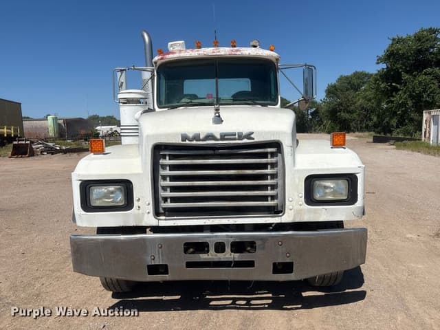 Image of Mack RD688S equipment image 1