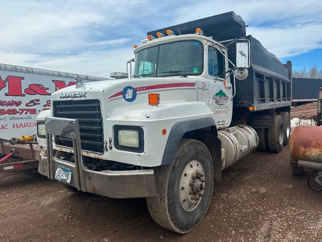 Main image Mack RD6885