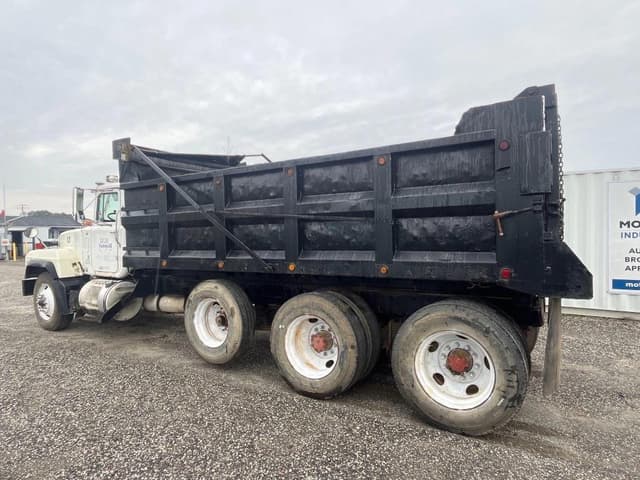 Image of Mack RD688S equipment image 1