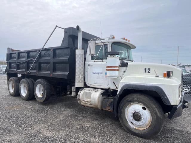 Image of Mack RD688S equipment image 3