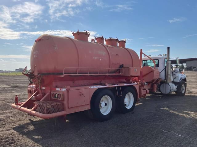 Image of Mack RD688S equipment image 3