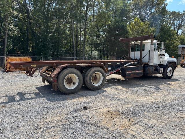 Image of Mack RD688S equipment image 2