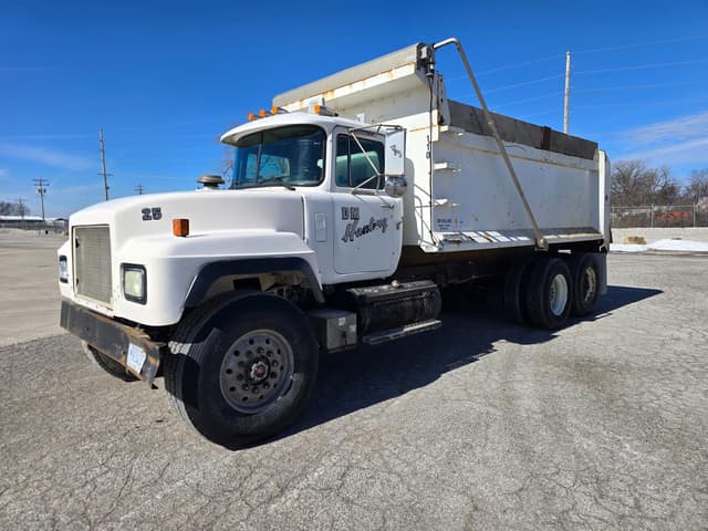 Image of Mack RD688S equipment image 3