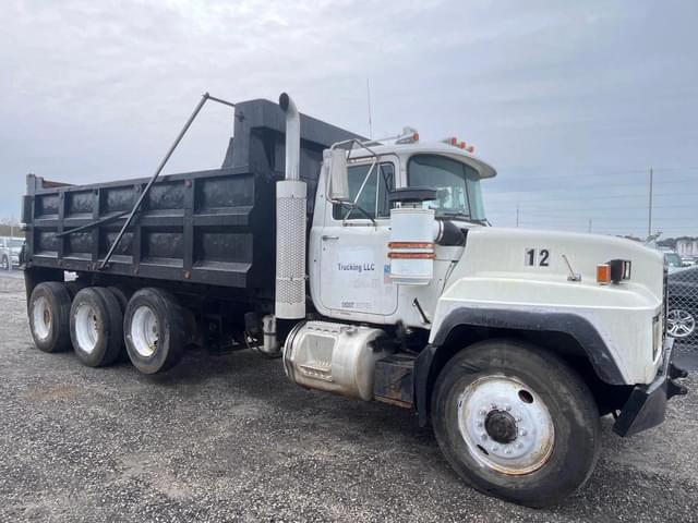 Image of Mack RD688S equipment image 3