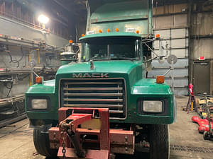 2001 Mack RD688SX Image