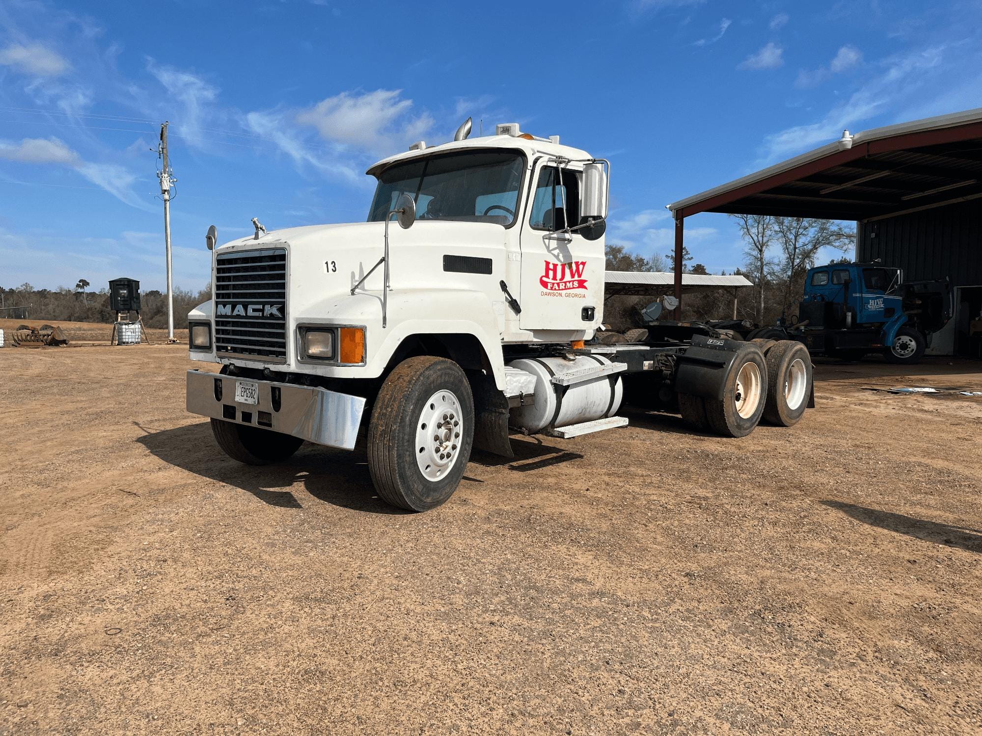 2001 Mack 600 Equipment Image0