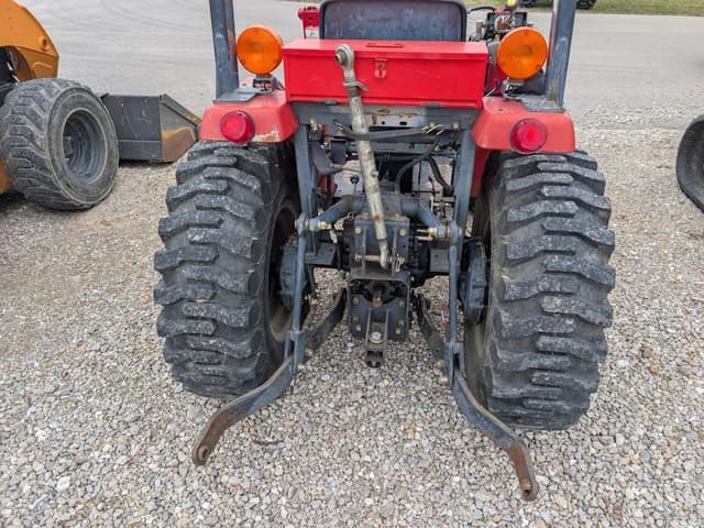 Image of Massey Ferguson 1233 equipment image 4