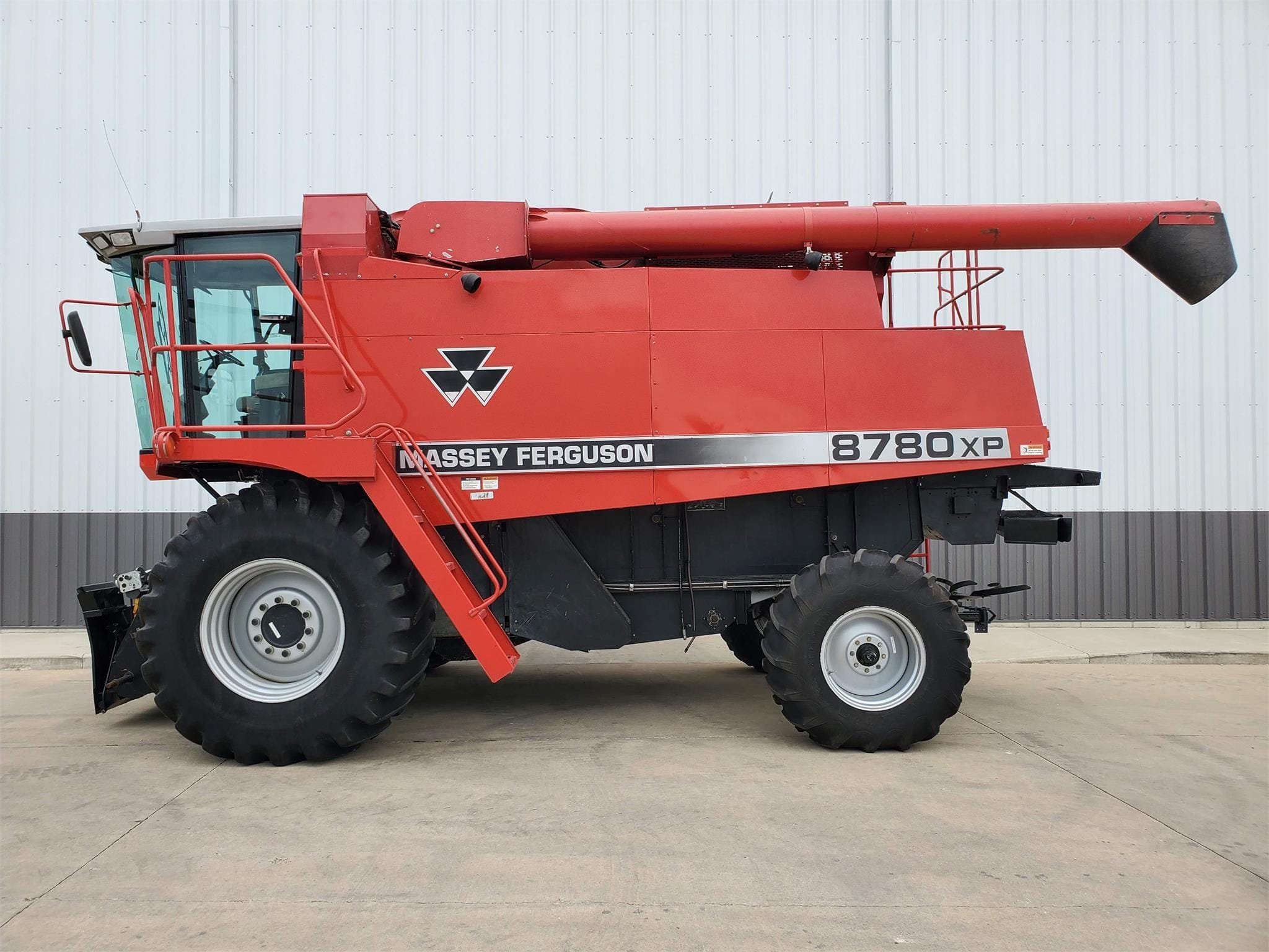 2001 Massey Ferguson 8780XP Equipment Image0