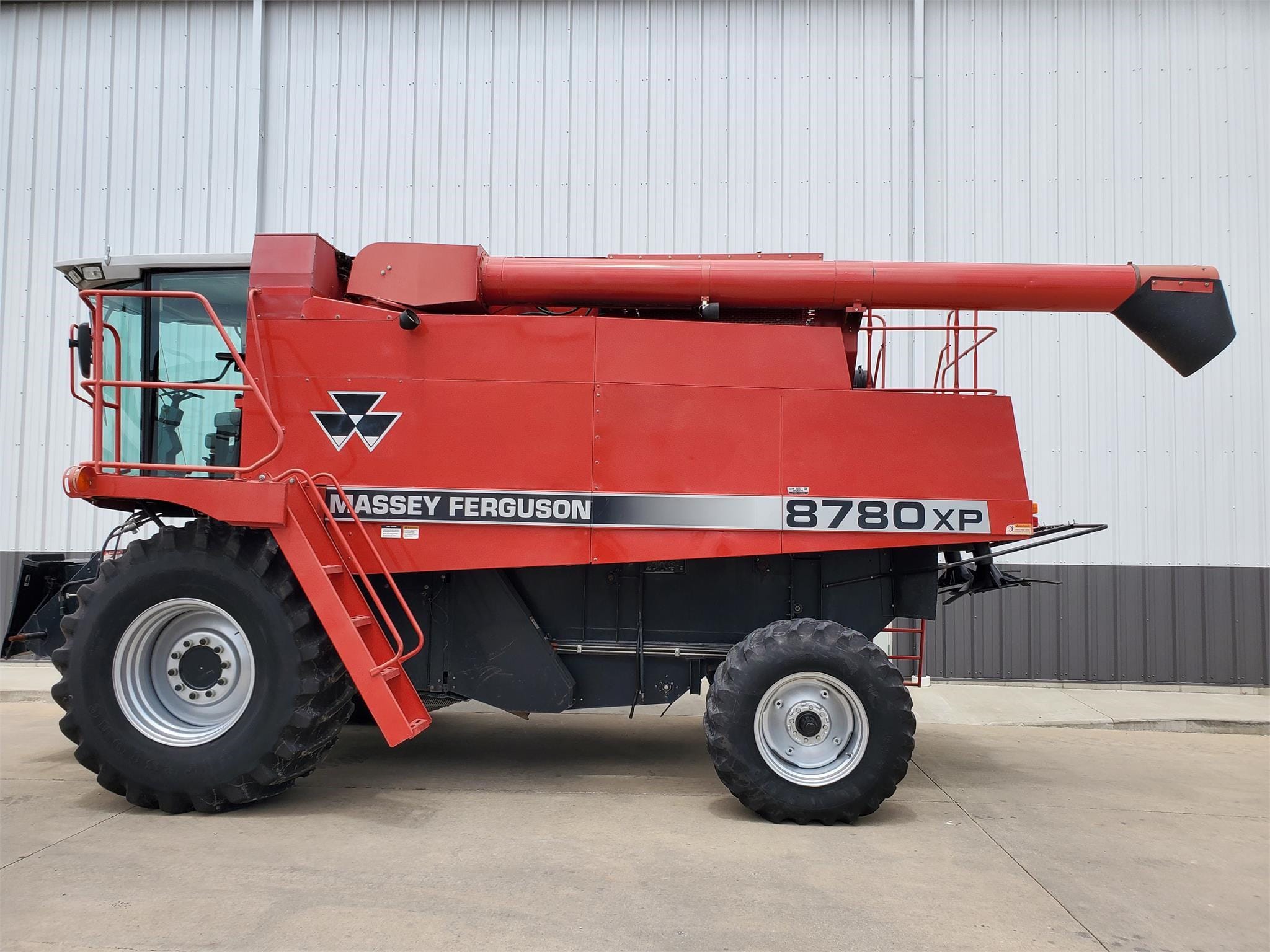 2001 Massey Ferguson 8780XP Equipment Image0