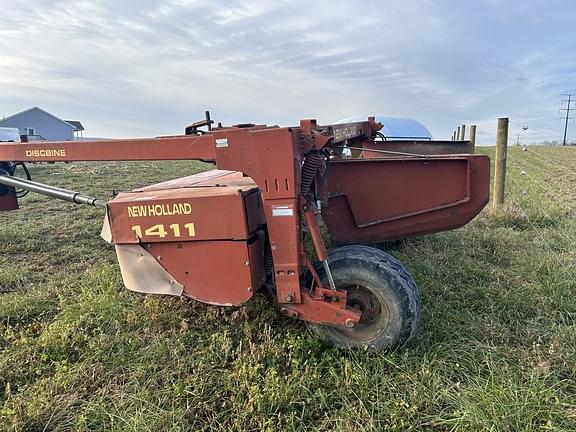 Image of New Holland 1411 equipment image 3