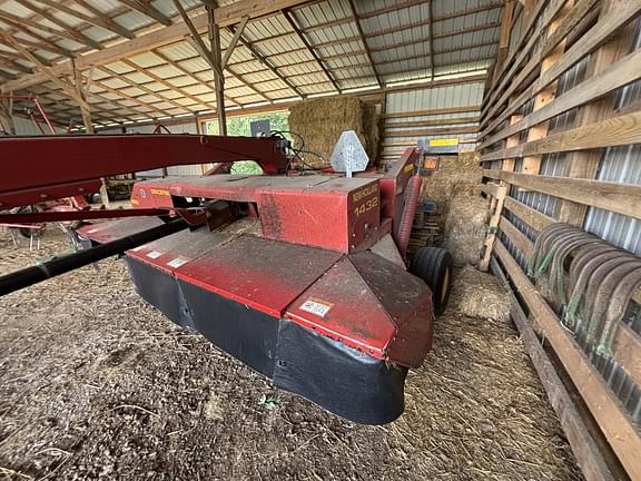 Image of New Holland 1432 equipment image 2