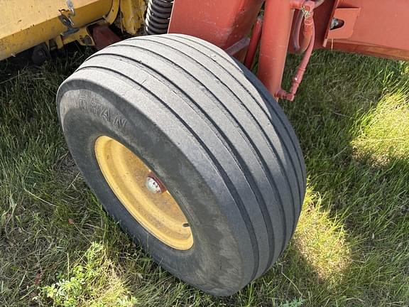 Image of New Holland 1475 equipment image 4