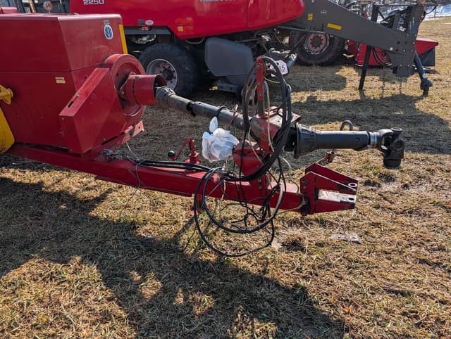 Image of New Holland 575 equipment image 2